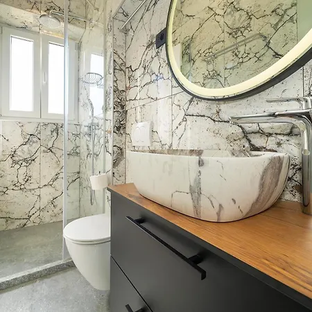 Penzion Deluxe Double In Castellum Besca 4*