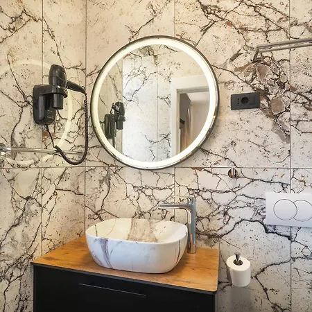 Deluxe Double In Castellum Besca 게스트하우스 4*